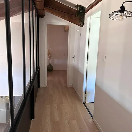 Apparemment Apartment *